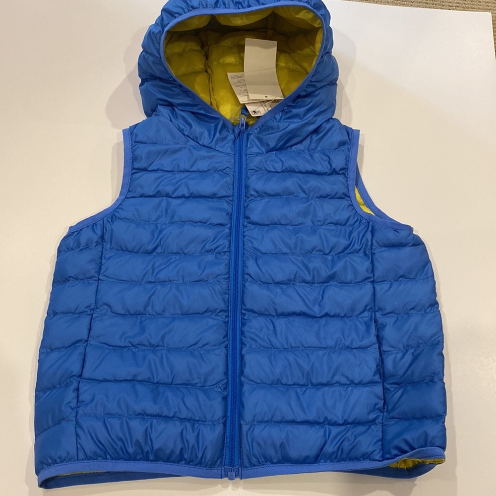 UNIQLO KIDS NWT PUFFER VEST BLUE WITH YELLOW INSIDE SIZE 3/4 UNISEX - Picture 11 of 11